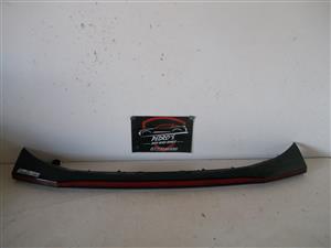 Mahindra XUV rear connecting tail light