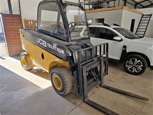 JCB Teletruk forklift for sale in good working condition.