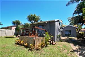 Modern Fully Furnished Home with Flat – Ideal Investment in Saiccor Village, Umkomaas