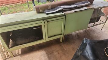 Rabbit/Guinee Pig Hutch/Cage for Sale!