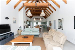 Stylish Beachside Home in Dwarskersbos