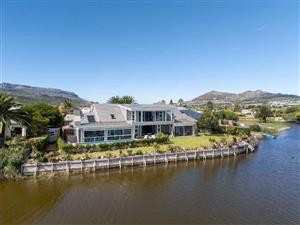 House For Sale in Lake Michelle Security and Eco Estate