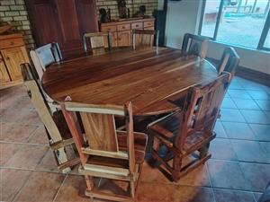 10 sitplek stel R11500 en 8 sitplek rond R9500