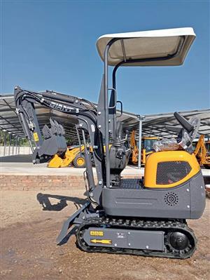 GIANT MINI EXCAVATOR