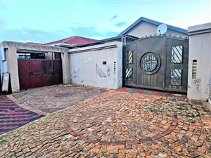 Spacious 2-Bedroom Home To Rent – Protea Ext 11 –