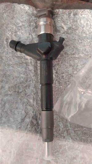 NISSAN yd25 ENGINE INJECTOR. GENUINE. BRAND NEW. FOR VARIOUS OTHER CARS TOO.