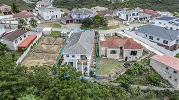 Bright and  Stylish Family Home  5 Bedroom, 4 Bathroom 2 garage