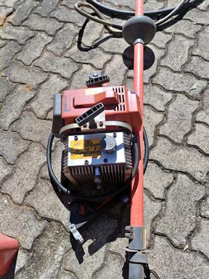 TWO STROKE CHAIN SAW FOR SALE 