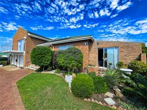 House For Sale in Still Bay West