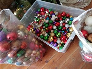 Lots of XMas decor Villieria 0765231324