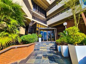 245m²  Office to Let in Consantia Kloof