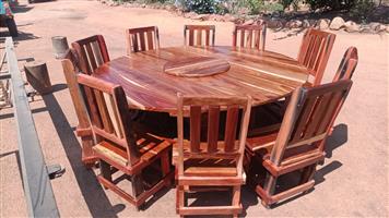 10 sitplek ronde tafel en stoele R13500