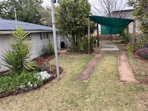 Garden cottage to let
