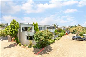 Upsize or Downsize! Spacious Northcliff apartment with Breathtaking Views!