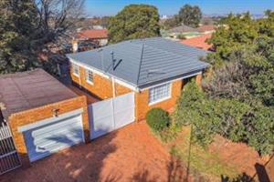 Charming Family Home in a BOOMED AREA!!!