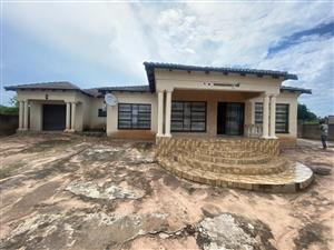 4 BEDROOM HOME FOR SALE IN DWARSLOOP