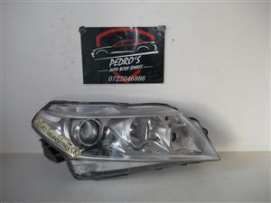 Suzuki Grand Vitara right headlight