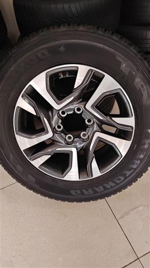 Toyota Fortuner 18''original mag with brand new 265/60/18 Dunlop Grandtrek AT to