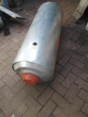 I'm selling a geyser 150litres