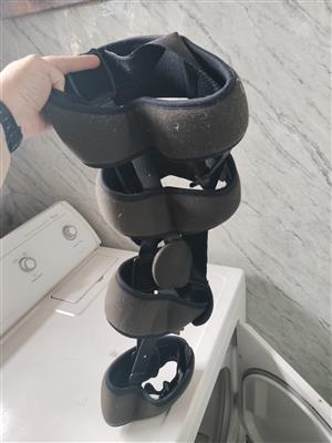 KNEE BRACE FOR ADULT