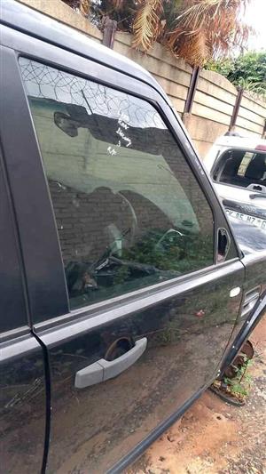 Land Rover Discovery RF door glass 