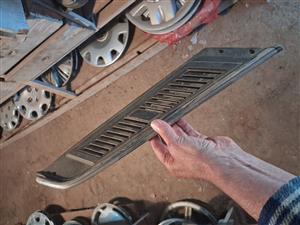 Datsun 1600 - SSS , 51O, rear panel trim  