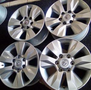 17inch Toyota Hilux GD6 OEM mags set 