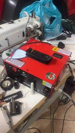 Titan 12 v 220 v pcp compressor