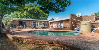 3 Bedroom home with Flatlet For Sale!