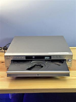 SONY 5 DISC CD/DVD PLAYER 