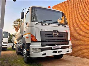 2009 -HINO 700 18000L Drinking Water Truck now on sale -well priced and ready for work