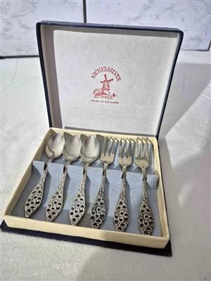 Elwezetta Royal Dutch Silverworks chrome-plated spoons and forks, made in Holland, 6 piece