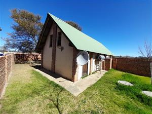 BACHELORS UNIT WITH GARDEN