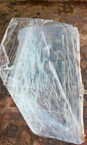 Mitsubishi colt door glasses left hand side ldv 2000-2008