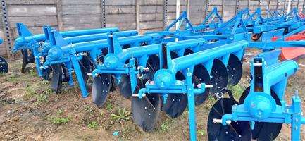 New Giant disc ploughs available for sale