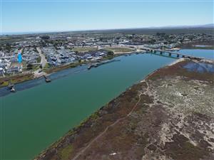 Beautiful Stand for Sale – Second Row from the Berg River, Velddrif