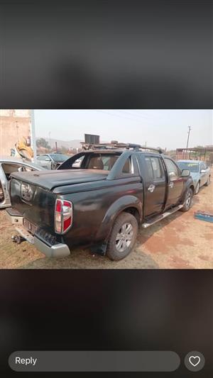 Navara load bin yD25