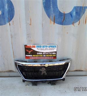 Peugeot Landtrak radiator grill with chrome trimming (2022-2025)