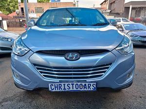 2012 model Hyundai ix35 GLS hatchback manual Transmission petrol 2.0 engine capacity mileage 147000k