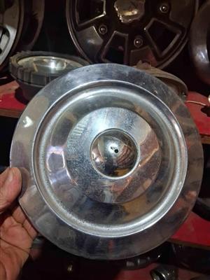 Peugeot hub cap