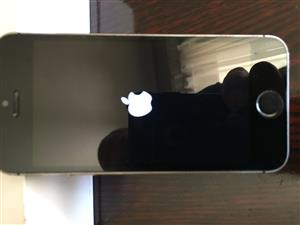 IPhone 5S 32gb clean with accessories