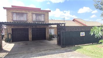 5 bedroom for sale in Reyno ridge proper.