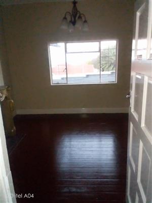 Inside bedroom to let / rent in Kensington