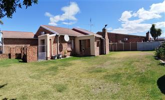 Your Perfect Corner of Comfort Awaits in Strelitzia Park!