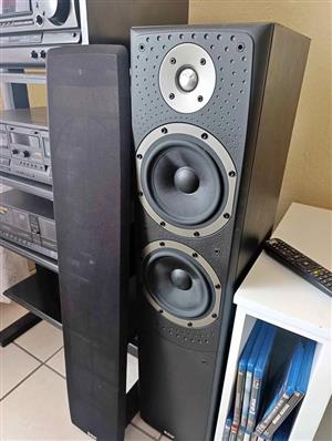 B&w dm309 floor standing speakers for sale