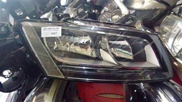 Audi Q5 standard HEADLIGHTS 