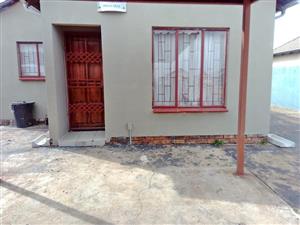 Soshanguve vv 3 bedroom house for rent