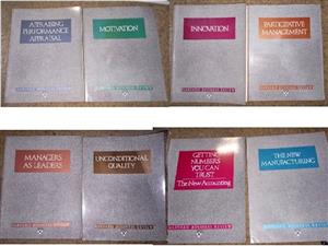  Harvard Business Review Management Briefing books x8