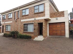 Townhouse For Sale in Florentia