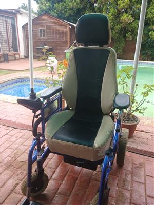 Electric wheelchair
